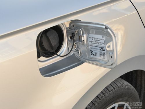 大众宝来 2016款 230 tsi dsg豪华型--油箱盖开启 / 107