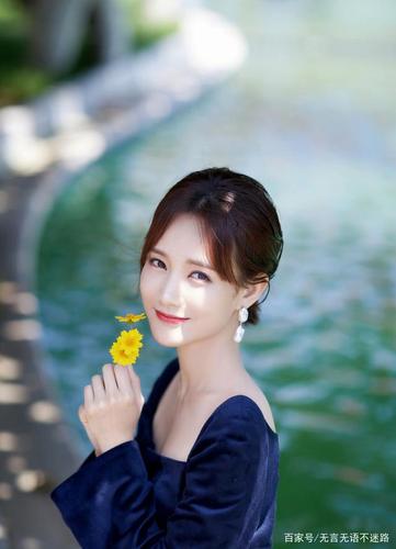 李一桐 气质典雅迷人美照