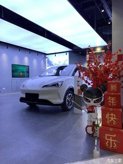 哪吒汽车体验中心进驻上海五角场万达