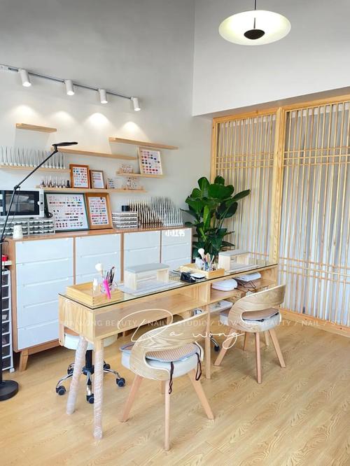 小店终于装修好了,约20平方.