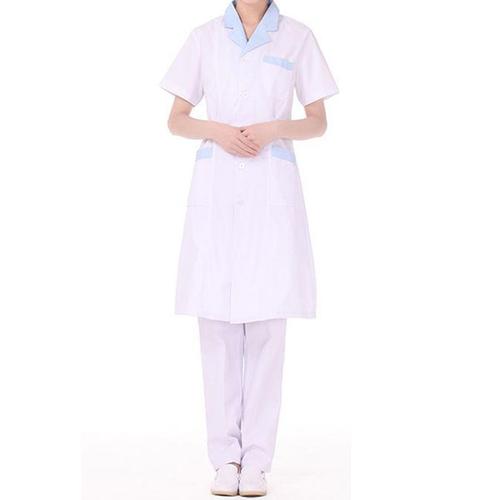 粉色系的医用护士服装在病房中也是起到了不小的作用