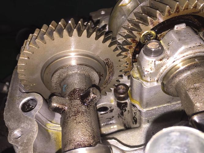 丰田2grfe左右缸盖凸轮轴记号怎么对