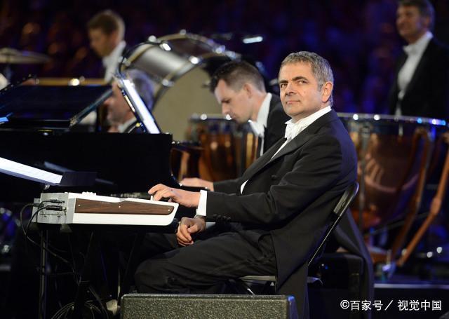 2012年伦敦奥运会开幕式上的罗温·艾金