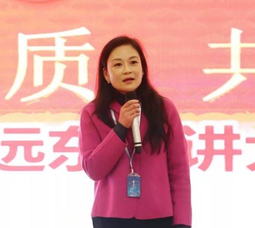 迎(接力100项目第四期) 最佳台风奖:卫金凤(智慧能源) 张希兰总结发言