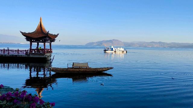 天水共一色,大理洱海清晨美景一瞰