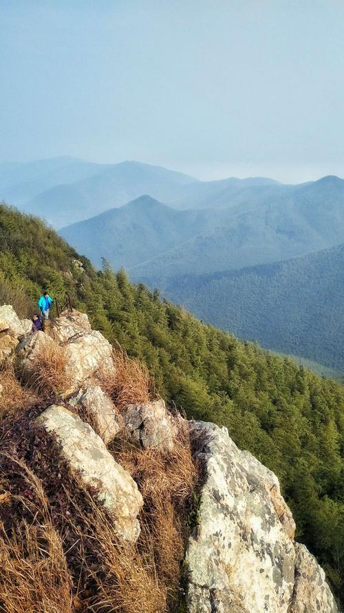 写美篇 龙池山风景区位于宜兴城西南35公里的茗岭乡境内,为江苏省森林
