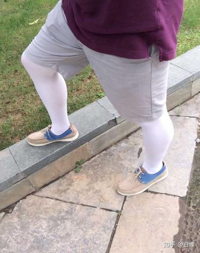 男生穿长筒白袜是一种怎样的感觉?