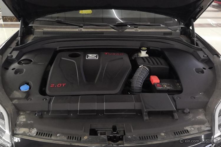 众泰sr9发动机舱