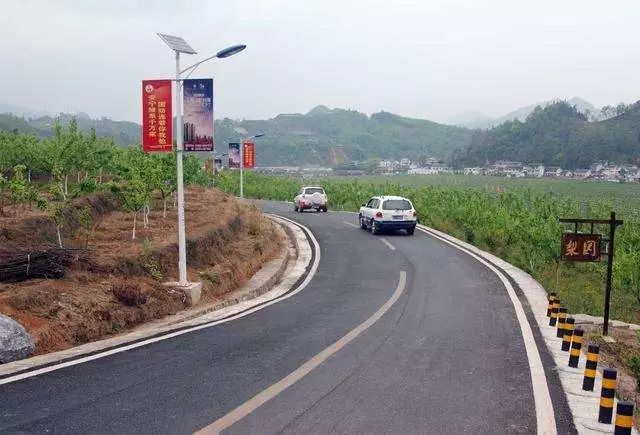 乡道:主要是连接乡镇与乡镇之间的公路,乡道的编号以y开头 数字表示.