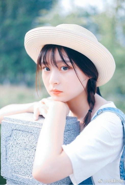 水灵灵大眼睛姑娘夏日牛仔裤写真集