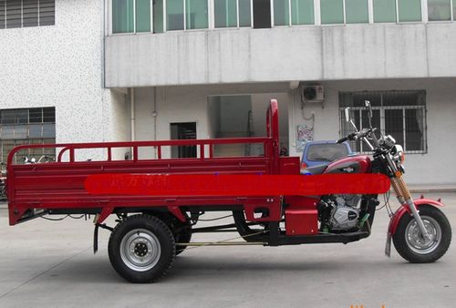 宗申150cc水冷自卸正三轮摩托车载重王