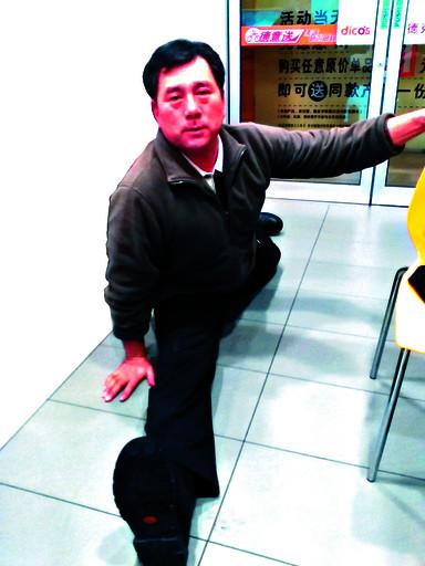 去年以来,我市荣登"中国好人榜"的救人英雄吕志强,向千余名群众义务