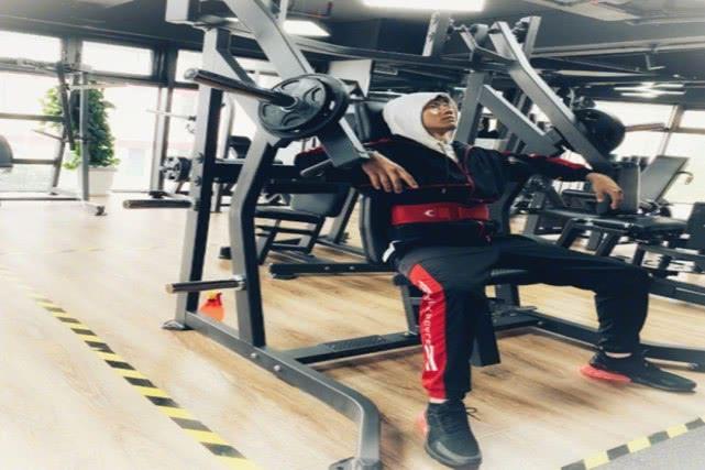 张杰晒健身照片,励志3个月内变彭于晏,网友:杰哥,你咋想的