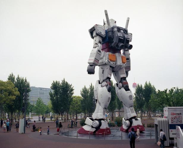 万代再做 1/1 高达,这次终于可以动起来了_万代公司