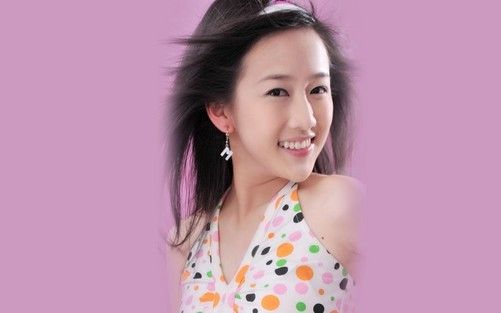 超甜美笑容!2009快乐女声刘美含壁纸
