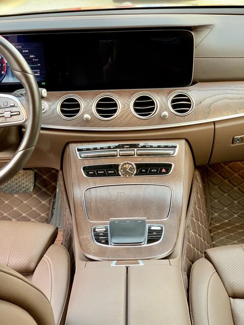 2019年奔驰e200l立标版3万公里准新车,内详.