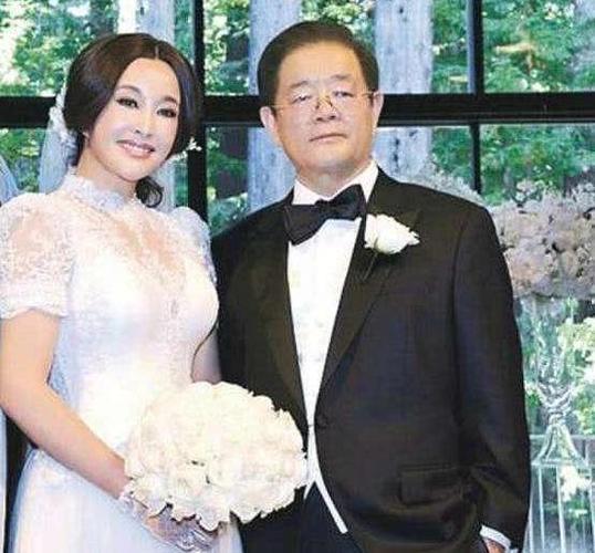 63岁高龄的刘晓庆怀孕,现任老公已经76岁,网友:还是祝福他们