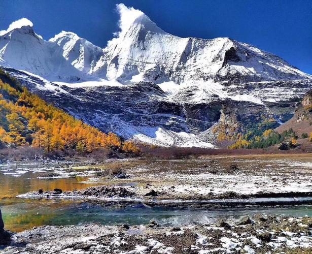 秋天的川藏线美极了,跟我们一起拼车感受9月的美景!