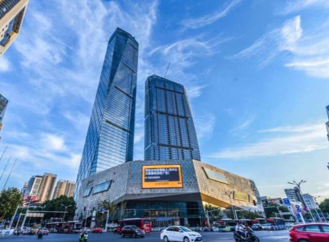  p>镇江苏宁凯悦酒店位于镇江地标性建筑镇江苏宁广场东塔,东塔建筑总