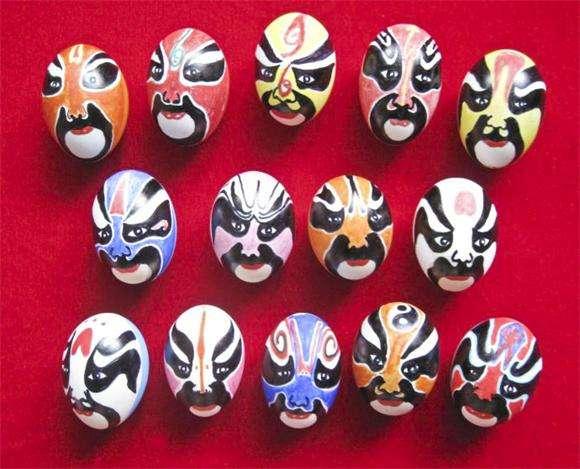 京剧脸谱粉墨登场