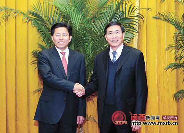 省委常委,组织部长姜信治到会并作重要讲话.张健同志主持会议.