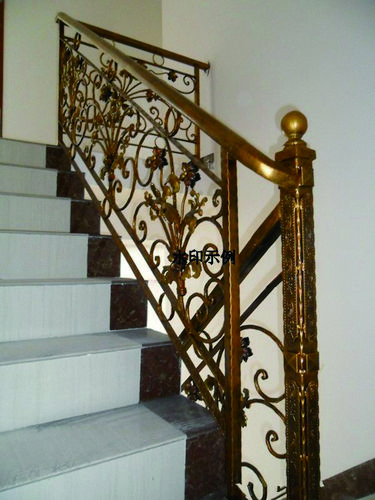 广西欧式铁艺楼梯扶手生产厂家-广西高品质的铁艺楼梯扶手供应