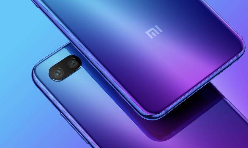 小米8系列两款新机齐发:渐变色外观瞩目