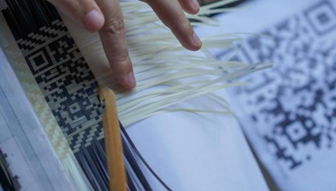 老篾匠用竹编成二维码,扫一扫还能跳转,厉害skr人了!