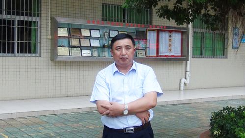 >首页 三名工程 香市名校长 熊信,男,现龄49岁,本科学历,中学高级教师