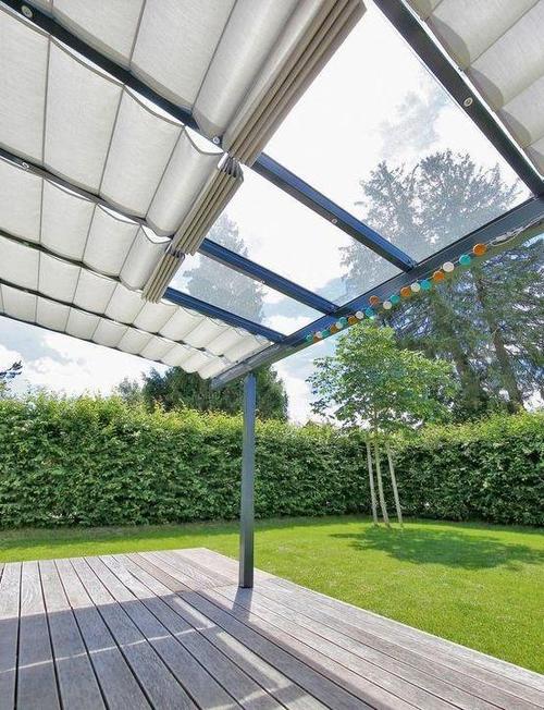 都说阳光房太贵了一楼院子就荒废在那做个遮阳棚能一键开合