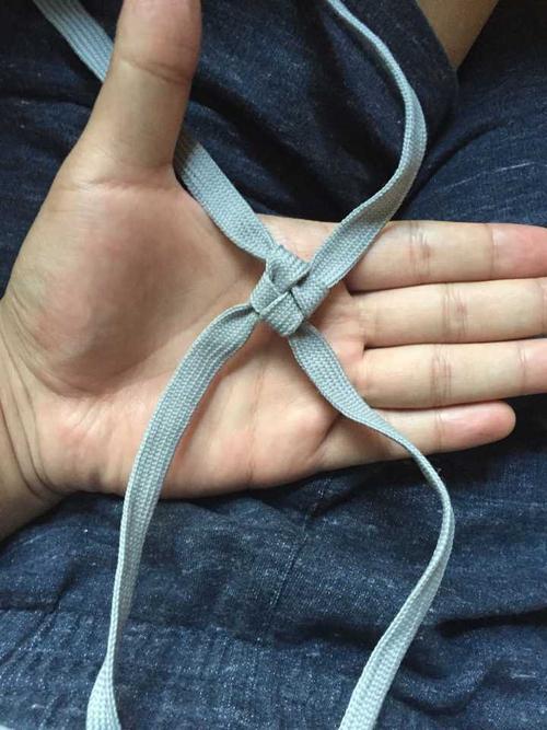 运动裤子绳子打结方法 (第1页)
