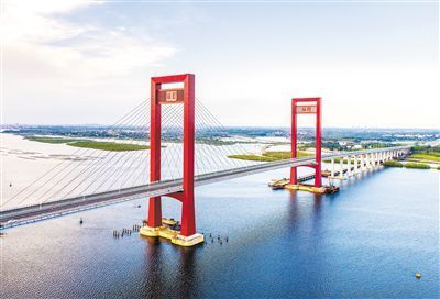 湛江调顺跨海大桥竣工通车