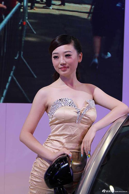 2013成都车展模特高清组图:邻家小妹