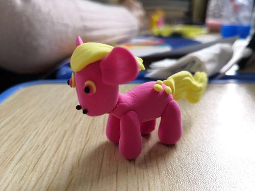 17幼教八班彩泥作品《小马宝莉》
