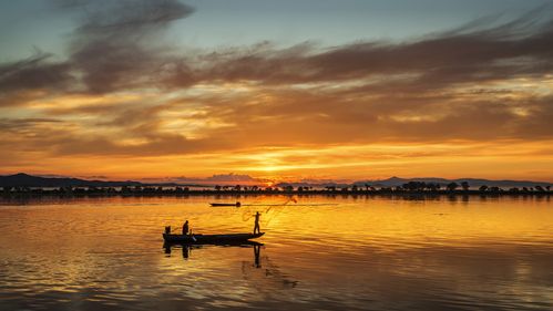 《渔舟唱晚》         齐玉祥