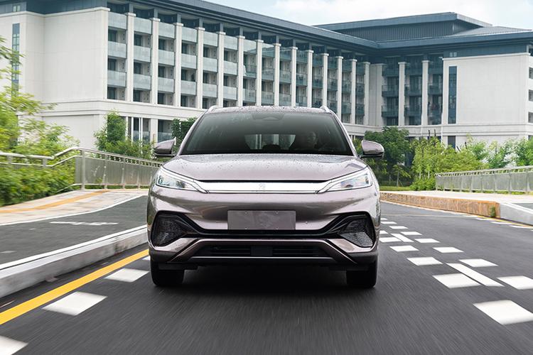 比亚迪发布元plus实拍图片,新车定位为紧凑型suv,有望