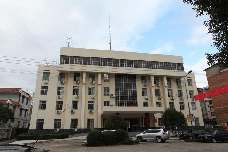 江西省靖安县人民法院成立于1950年4月21日,法院审判办公楼现坐落于