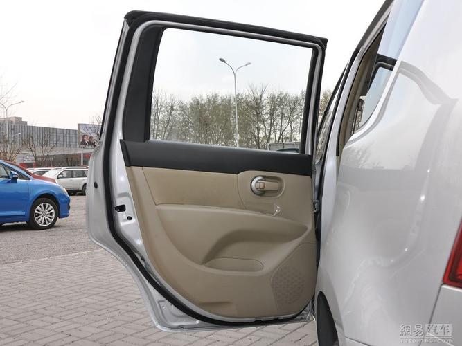 日产骊威 2013款 普通版 1.6cvt xl豪华型