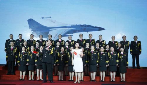 中国武警政治工作部文工团青年女高音歌唱家郑颖娟,青年歌手潇雨领衔