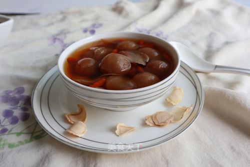 枸杞西洋参炖桂圆