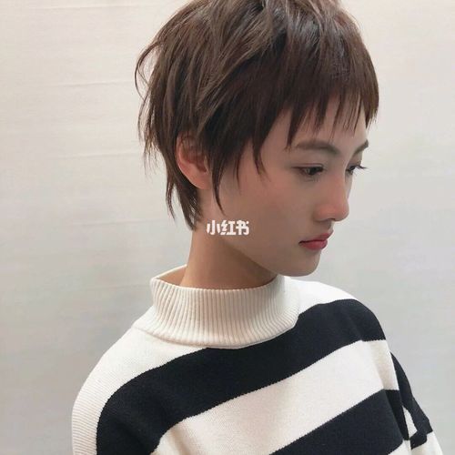 yamy天生就酷酷的,精灵短发只是让她更酷了!_发型_时尚_时尚_发型