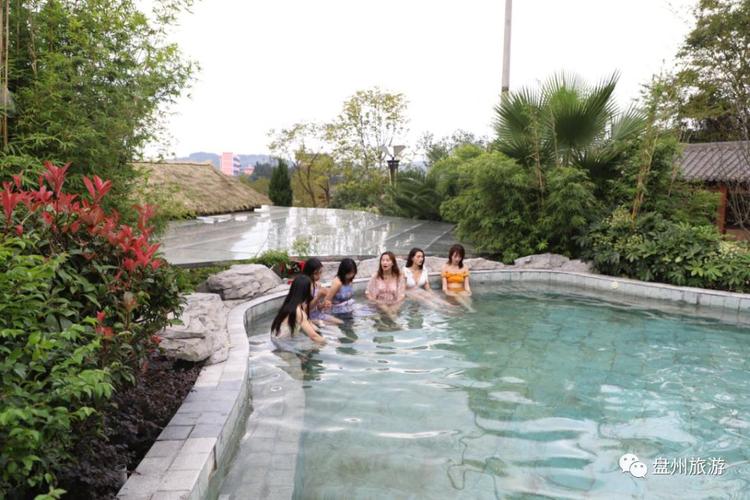 去胜境温泉吧,温泉浴池是享乐主义者结束了劳累一天后的欢宴之地,被