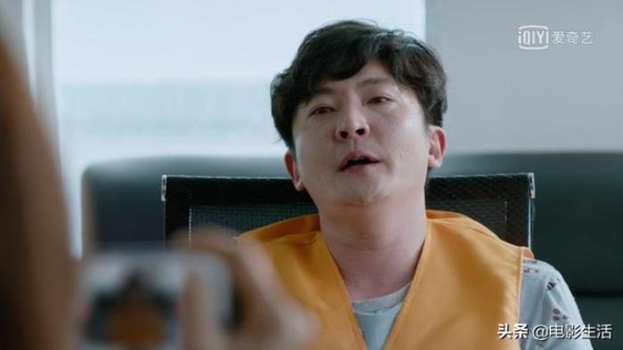 就看《都挺好》里的苏明成和《遇见幸福》里的欧阳严严两个人被郭京飞