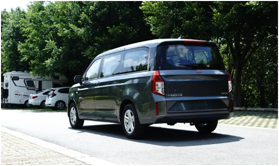 五菱征程车长超5米1最多能坐9个人才卖7万多