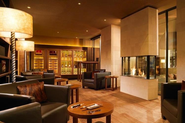 吸烟者和雪茄休息室