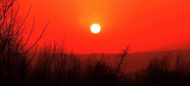 日月同辉的意思是什么啊?