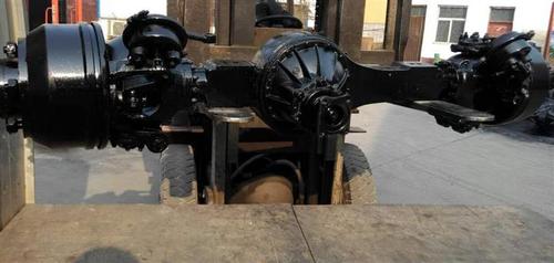 2060(132)转向驱动前桥