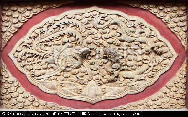 北京故宫木雕装饰龙凤