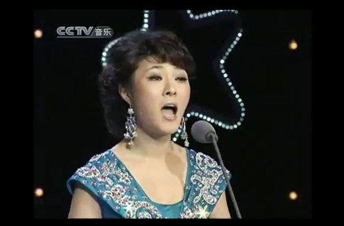 原铁路文工团歌唱演员罗菲因受贿罪终审获刑5年