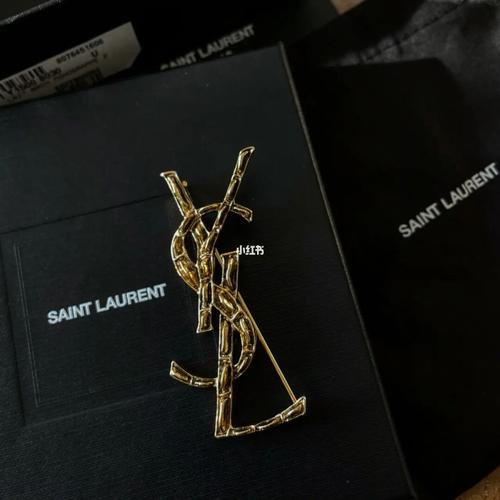 ysl胸针_胸针_圣罗兰怎么样_毛衣_时尚_配饰_配饰其他
